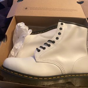 NEW Unisex -White Dr. Martens 1460 Smooth Lace-Up Boots. Women 12/ Men 11/ EU 45